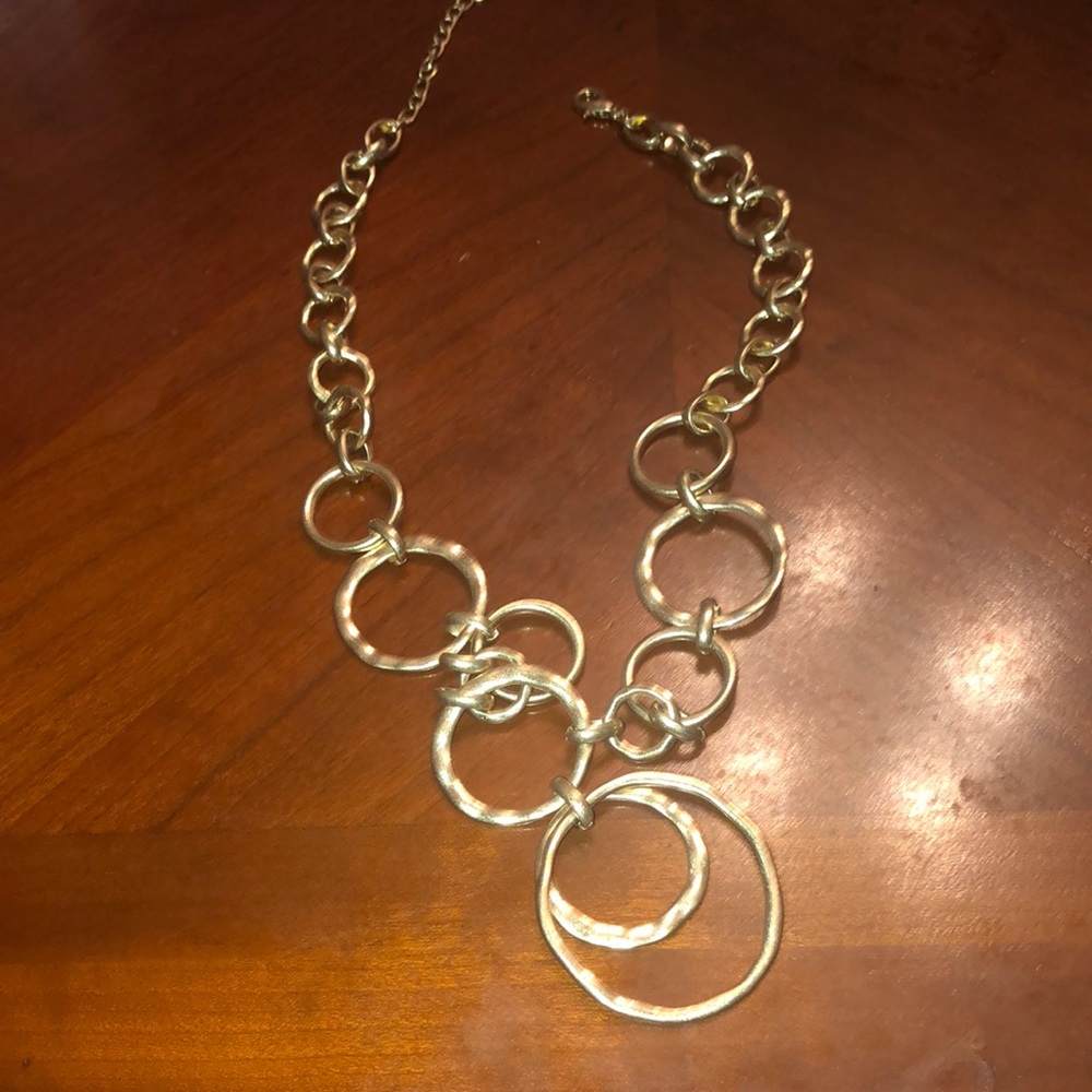 Preowned fashion jewelry Matte gold geometrical circules necklace 23 in “as is”